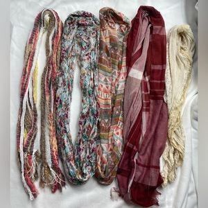 Lot of 5 scarves